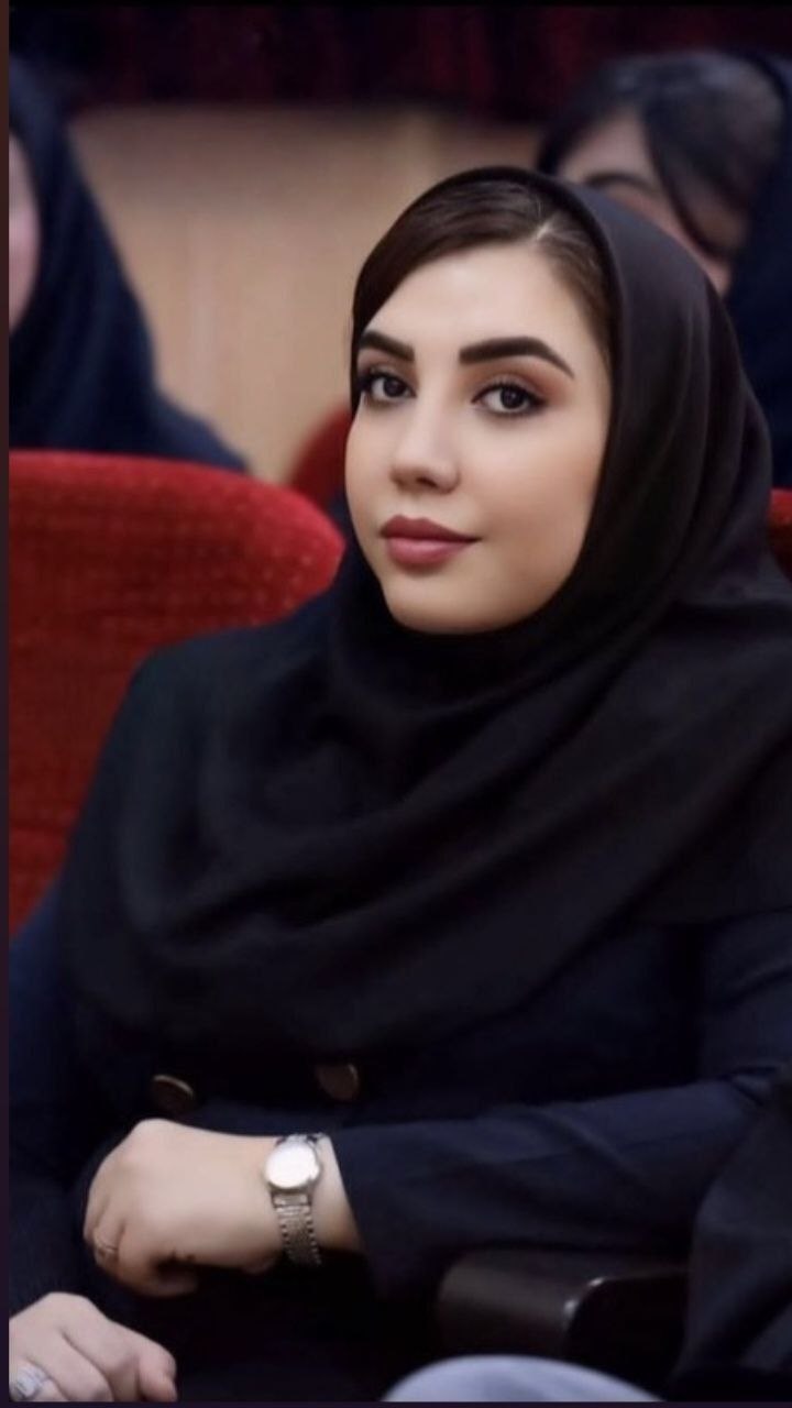دکتر الهام قجری، وکیل پایه یک دادگستری در ایلام